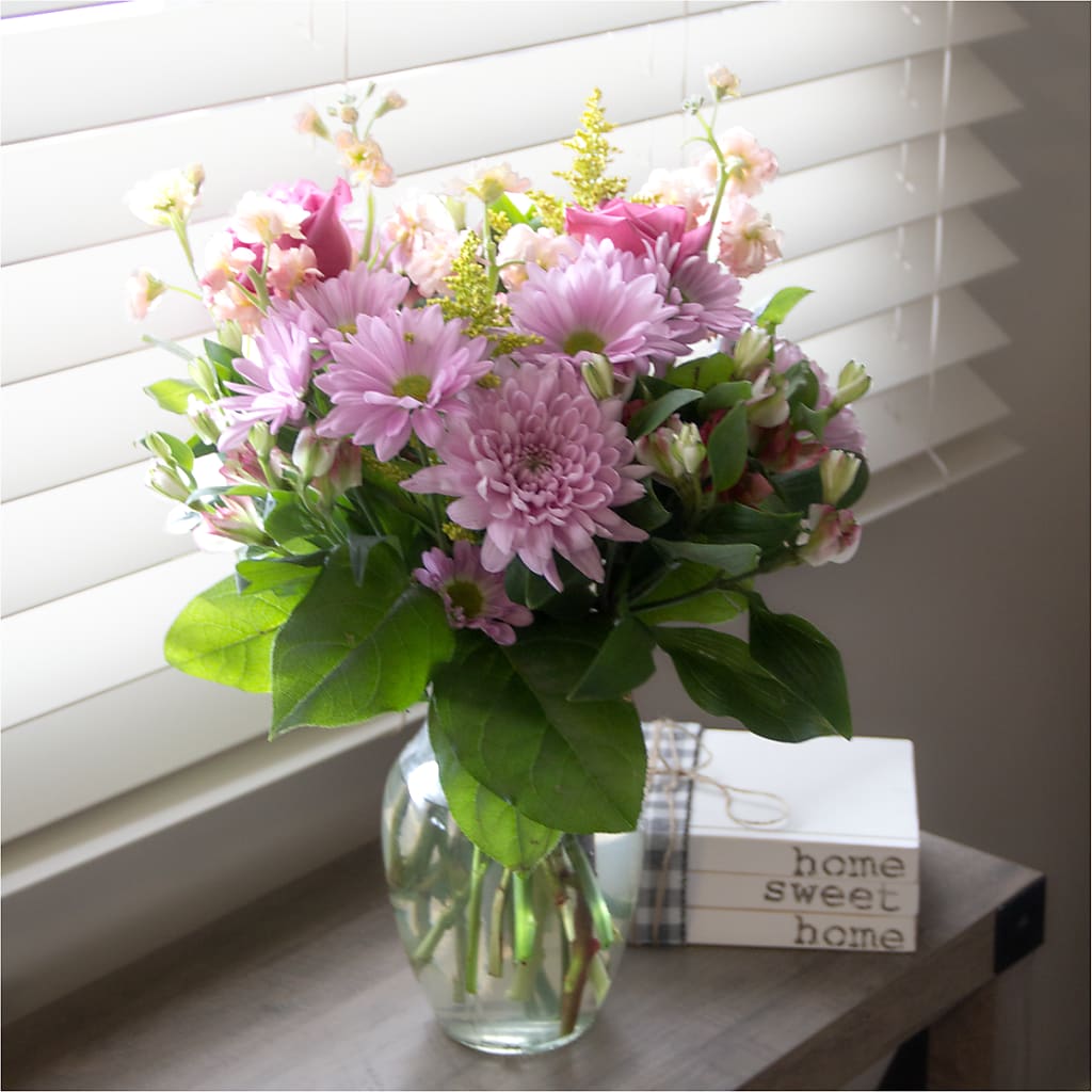 Pastel Tradition - A Florist Original – BUDS CUT FLOWERS & MORE, Taos NM