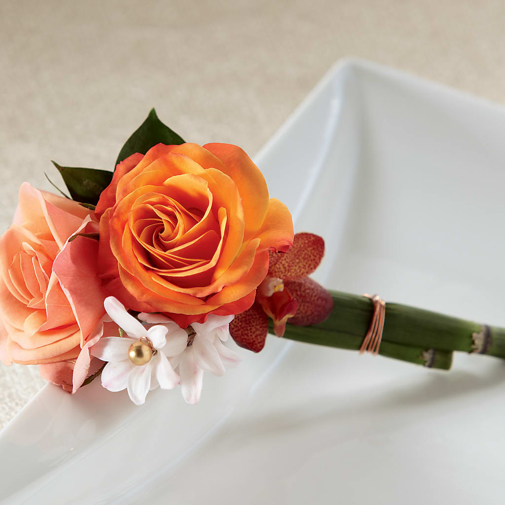 Sunset Dream Boutonniere – BUDS CUT FLOWERS & MORE, Taos NM