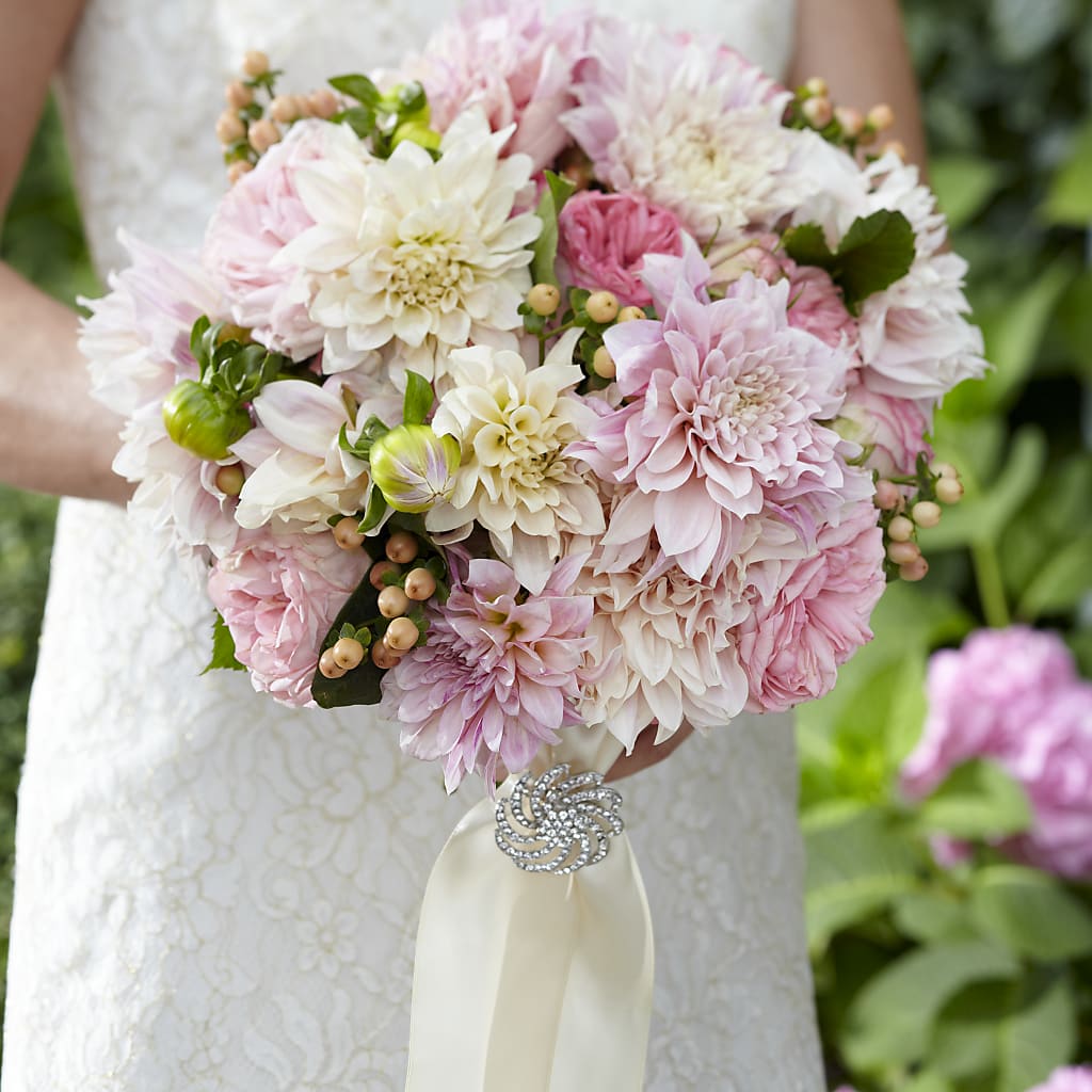 Heart's Promise Bouquet – BUDS CUT FLOWERS & MORE, Taos NM