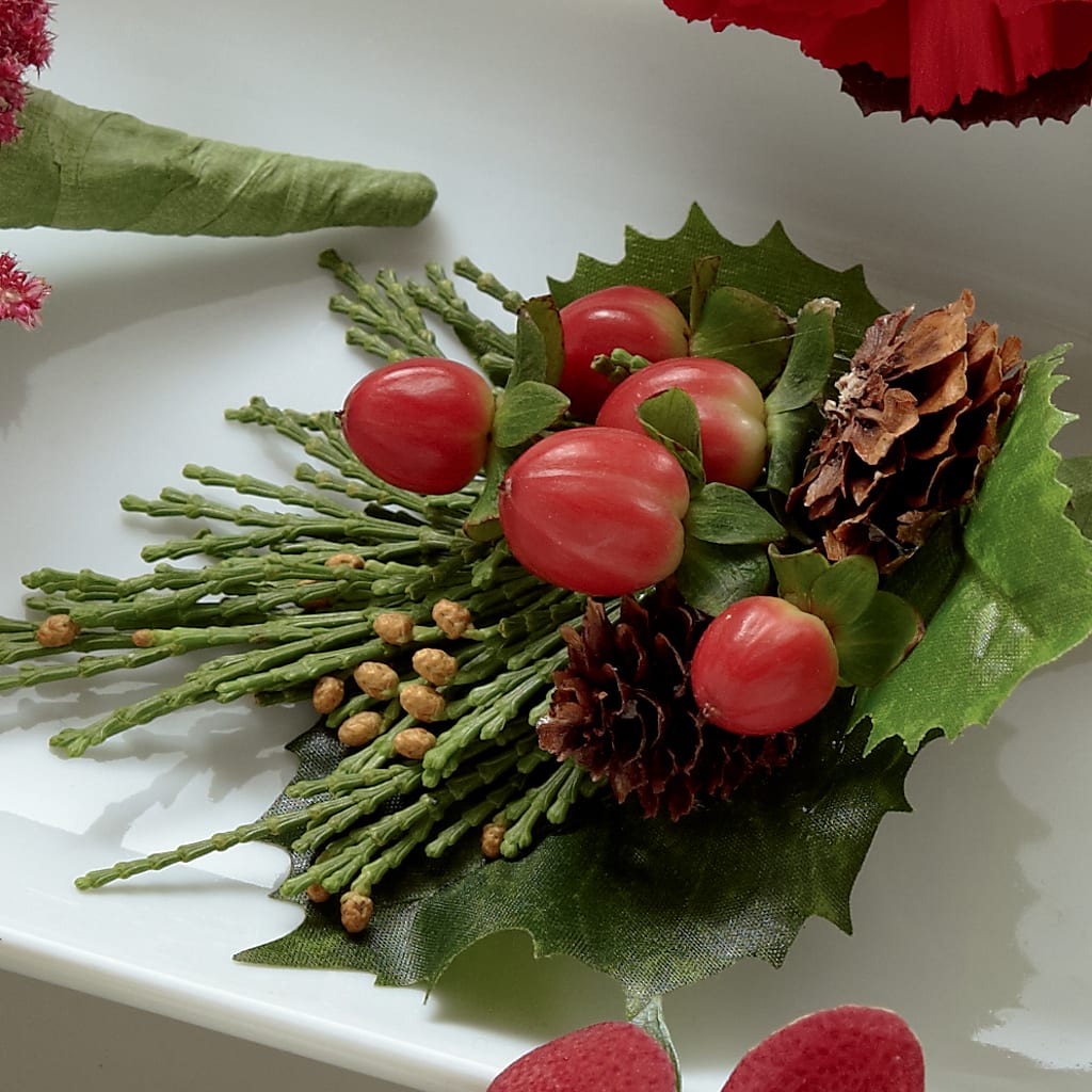 Red Berry Boutonniere – BUDS CUT FLOWERS & MORE, Taos NM
