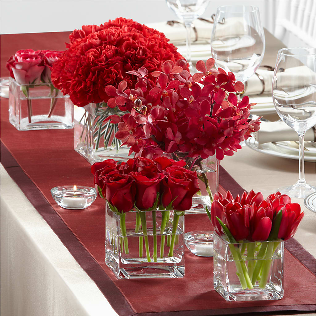 Modern Grace Centerpiece – BUDS CUT FLOWERS & MORE, Taos NM
