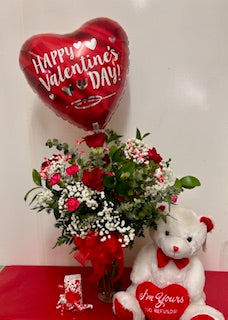 XOXO BOUQUET WITH BEAR, BALLOON AND CHOCOLATE – BUDS CUT FLOWERS & MORE, Taos NM