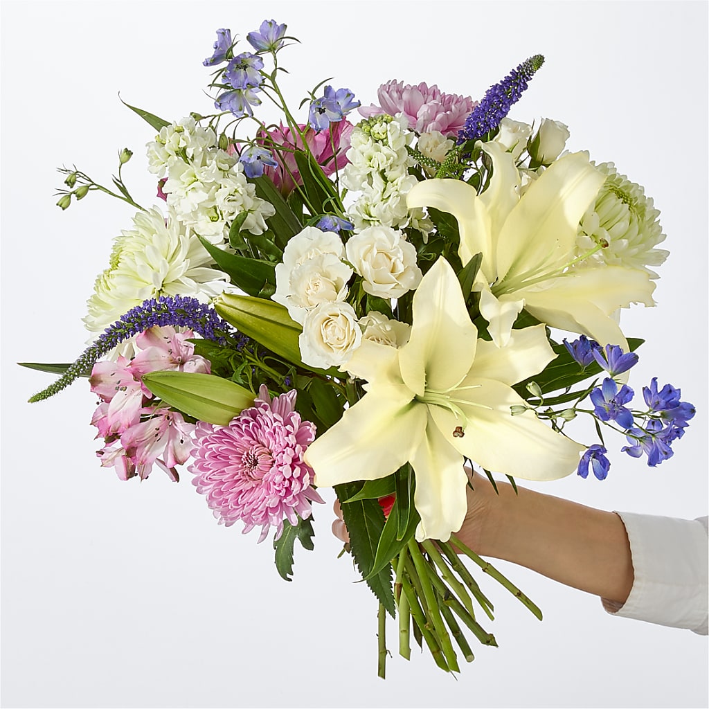 Winter Celebration Bouquet – BUDS CUT FLOWERS & MORE, Taos NM