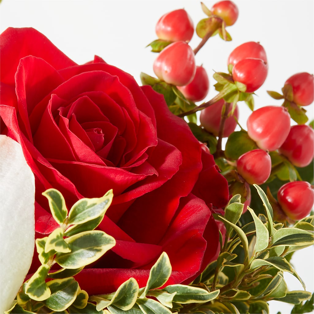 Snowy Wonderland Bouquet – BUDS CUT FLOWERS & MORE, Taos NM