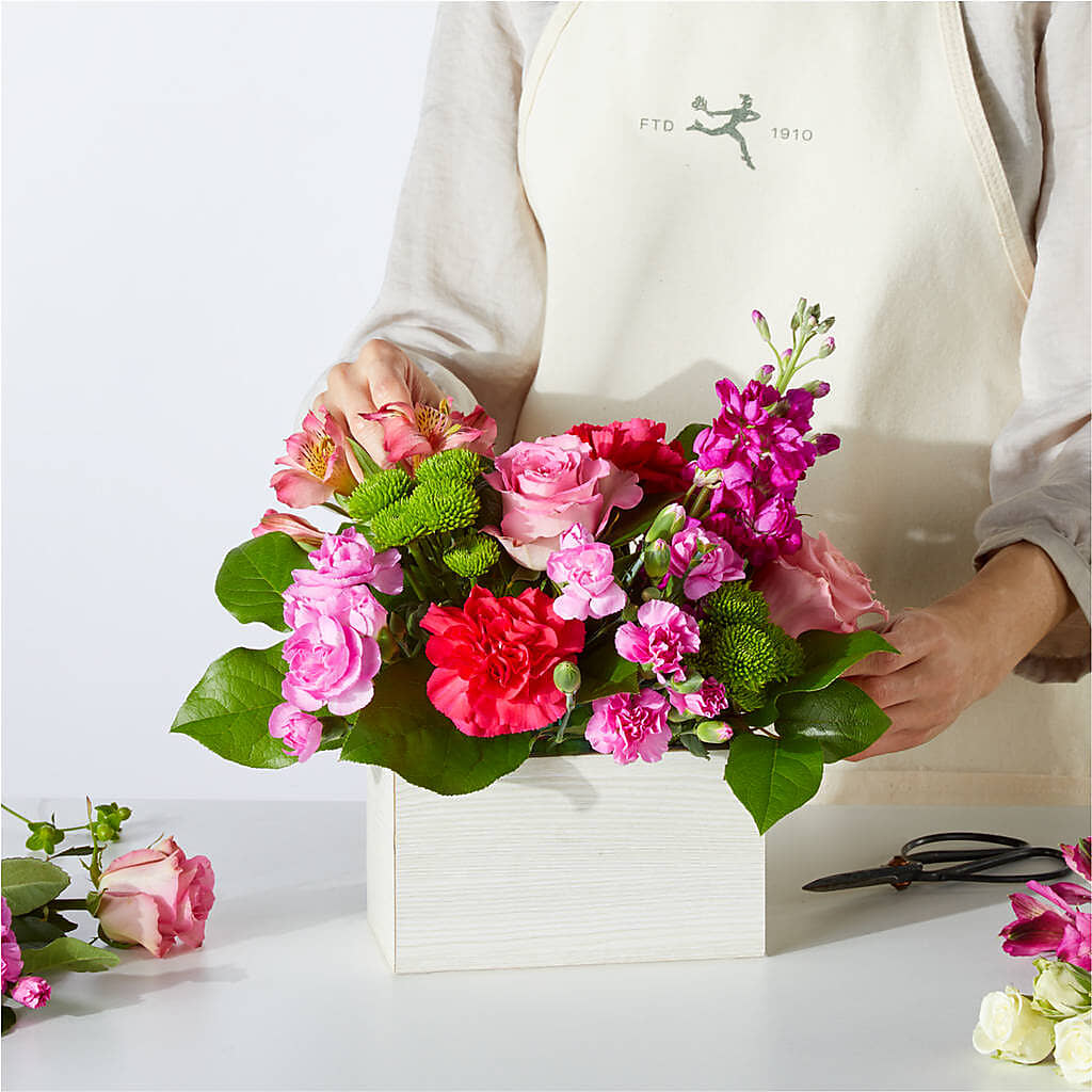 Sweetberry Box – A Florist Original – BUDS CUT FLOWERS & MORE, Taos NM