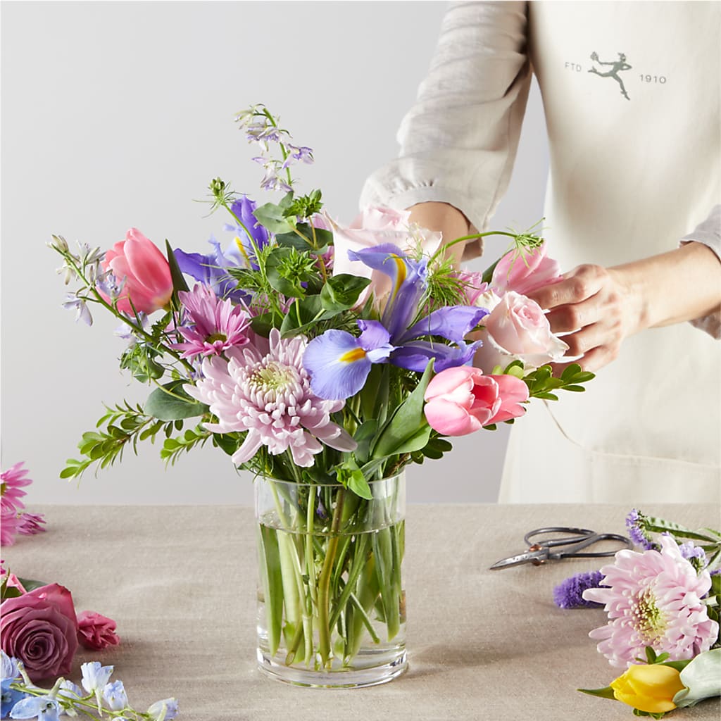 Pastel Tradition - A Florist Original – BUDS CUT FLOWERS & MORE, Taos NM