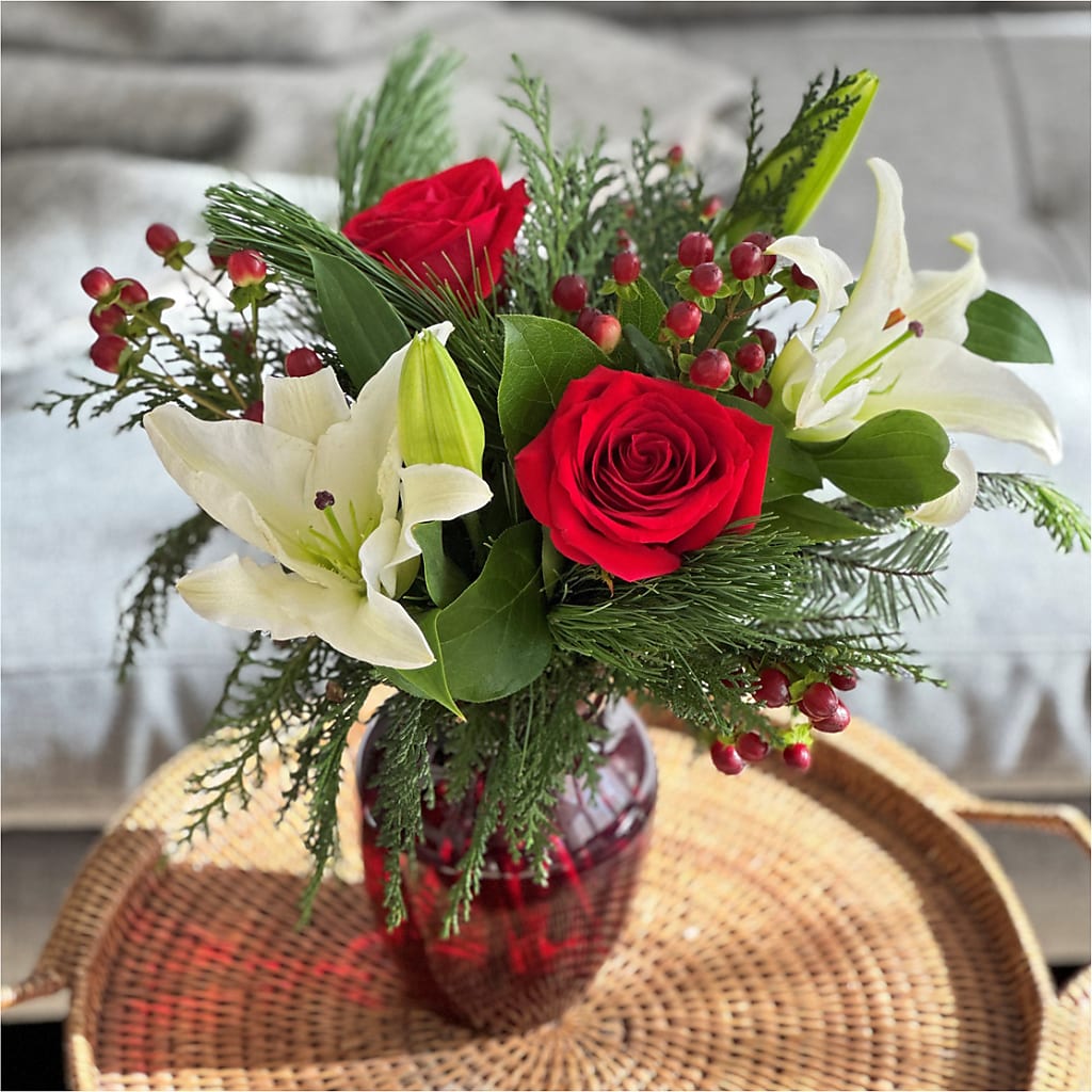 Evergreen Delight Bouquet – BUDS CUT FLOWERS & MORE, Taos NM
