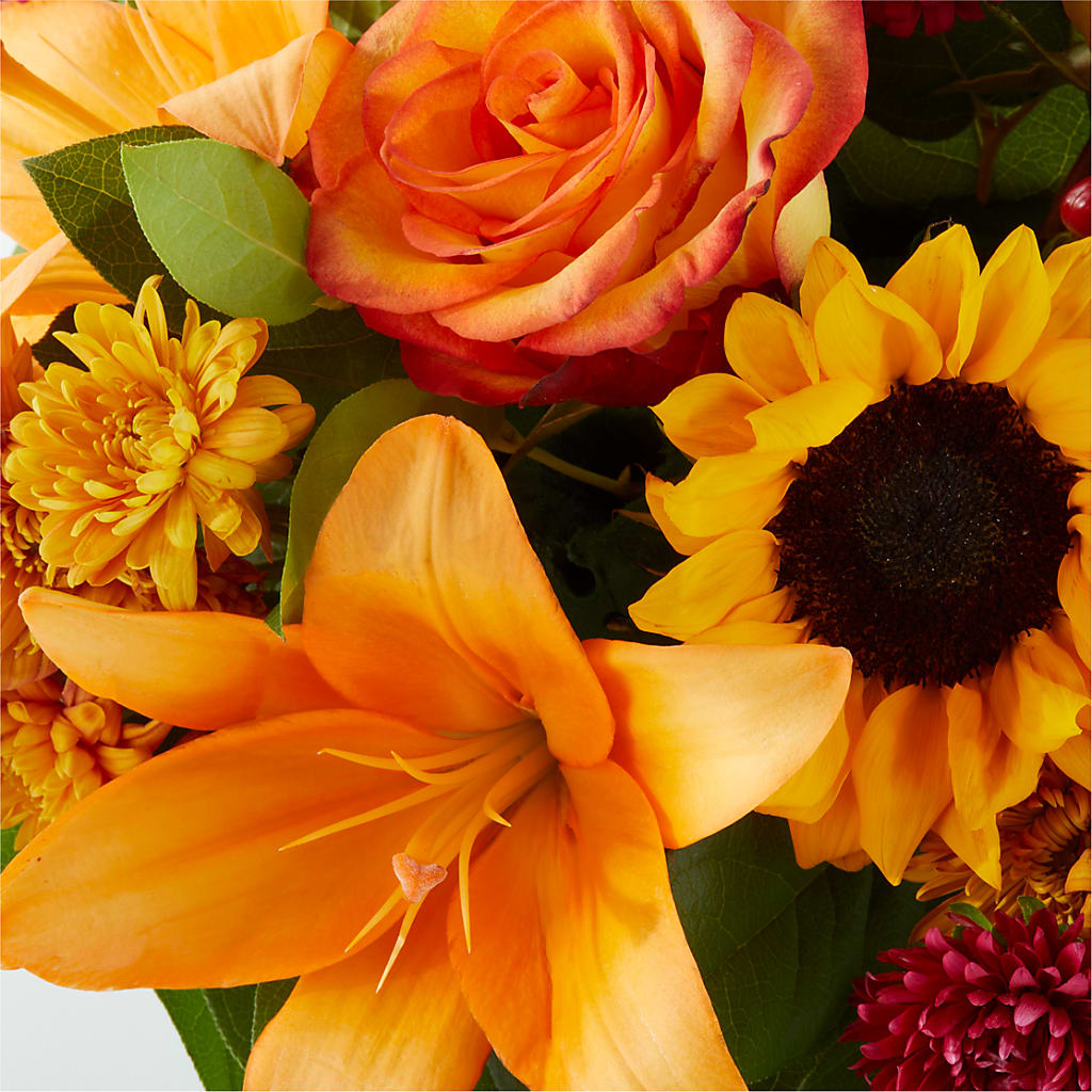 Grateful Centerpiece – BUDS CUT FLOWERS & MORE, Taos NM