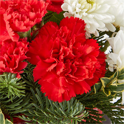 Christmas Market Bouquet – BUDS CUT FLOWERS & MORE, Taos NM